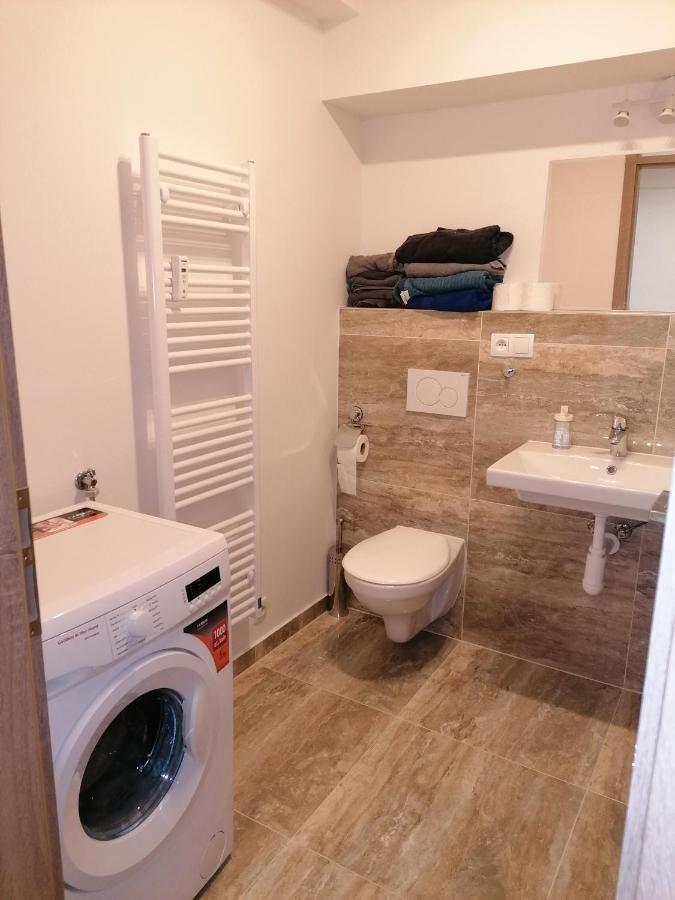 Brand New Studio Apartment #21 With Free Secure Parking In The Center Prague Extérieur photo