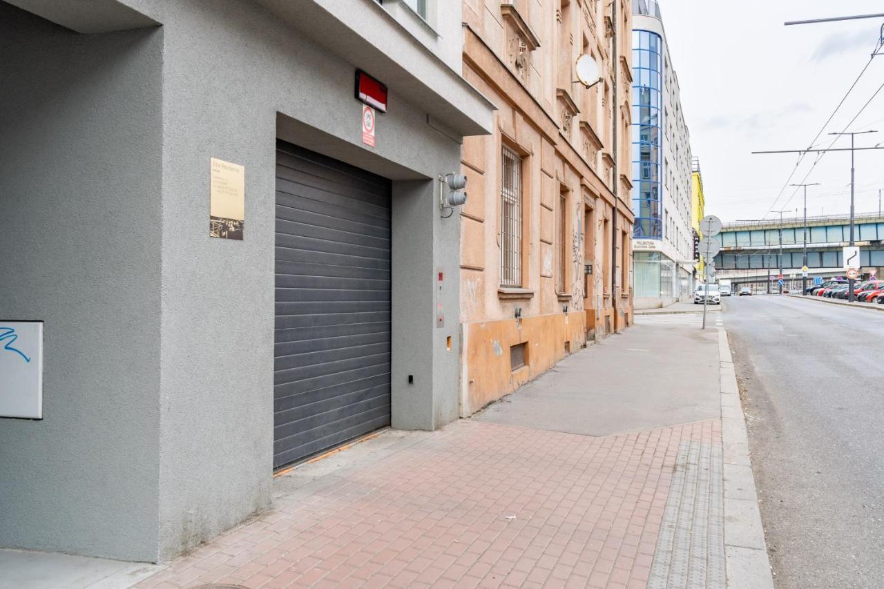 Brand New Studio Apartment #21 With Free Secure Parking In The Center Prague Extérieur photo